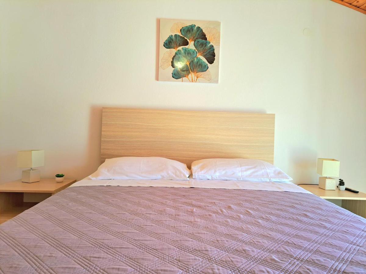 Open Sea Apartmani Grebastica Exterior photo
