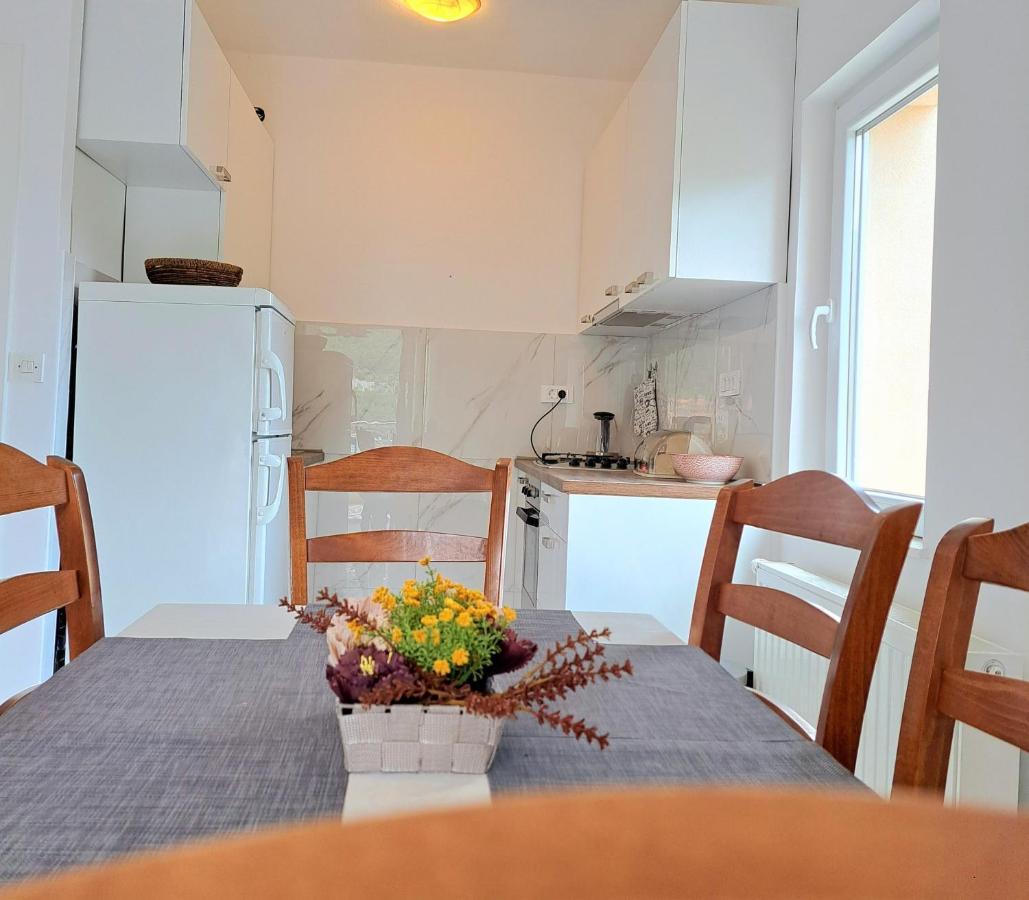 Open Sea Apartmani Grebastica Exterior photo