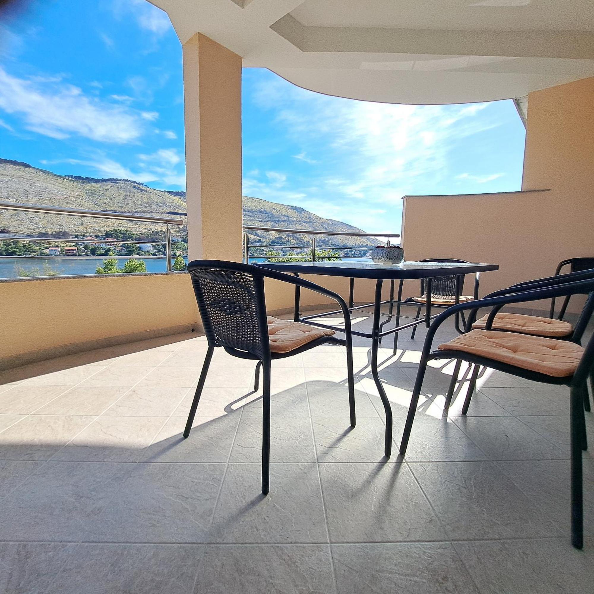 Open Sea Apartmani Grebastica Exterior photo